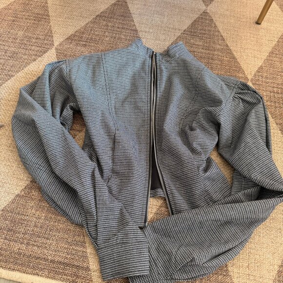 Lioness jacket - Picture 2 of 2